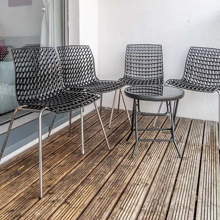 Ping Pong - City Centre Suite - Close To Mailbox Netflix, King Size Bed, Toiletries & Wifi - Sleeps 4 Birmingham Exterior photo